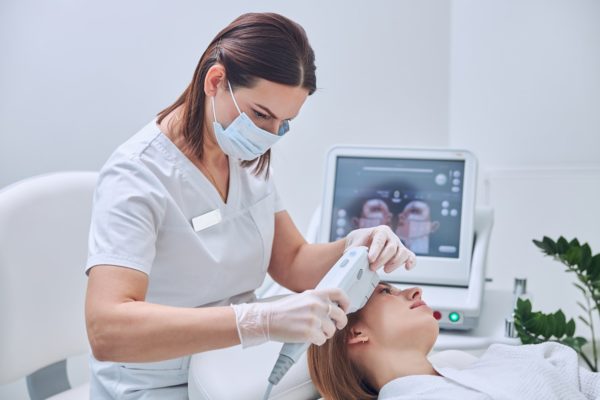 הורדת נקודות חן בלייזר