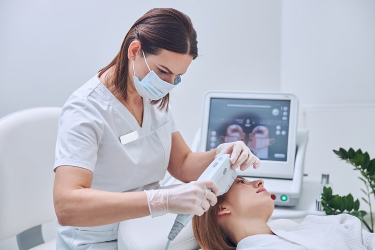 הורדת נקודות חן בלייזר