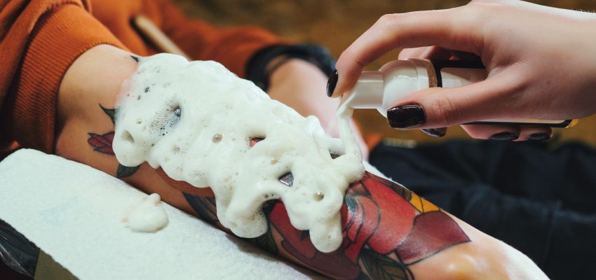 הורדת קעקוע